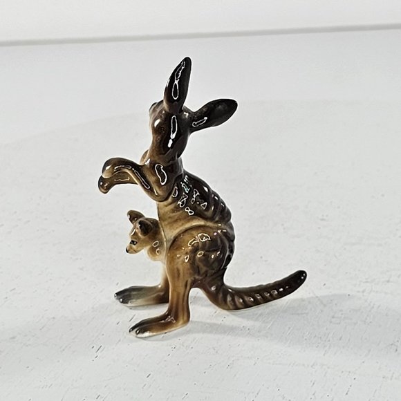 Vintage Kangaroo Joey Mom Baby Miniature Figurine Bone China Dollhouse - Picture 3 of 6